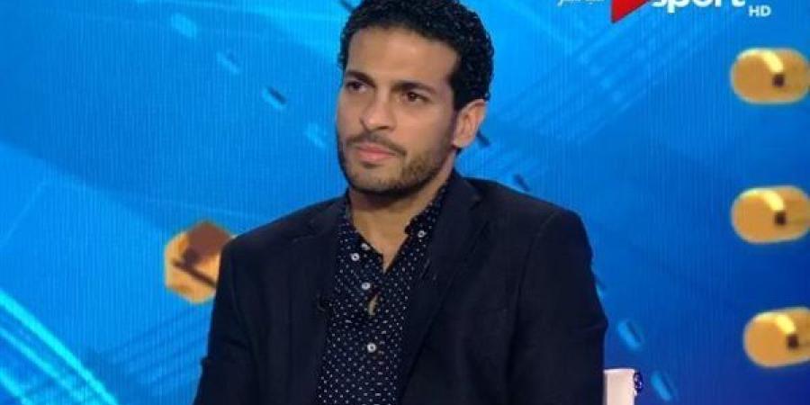 هاني
      سعيد:
      زيزو
      وشريف
      خارج
      حسابات
      بيراميدز..
      والشيبي
      مستمر - مصر فور